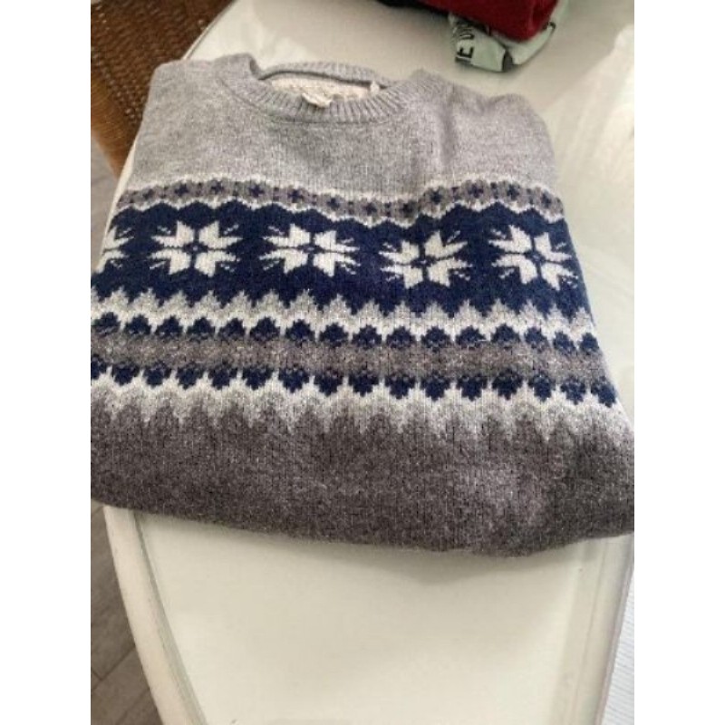 Pull jacquart  TAILLE 10/12 ans 