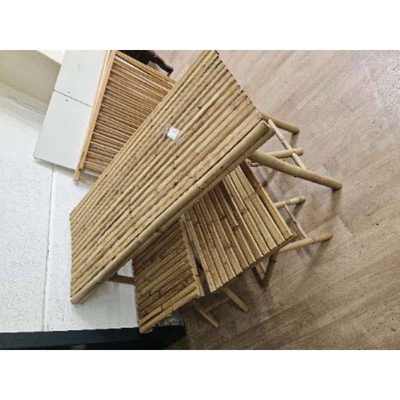 Ensemble table +4 tabourets en bambou neuf 