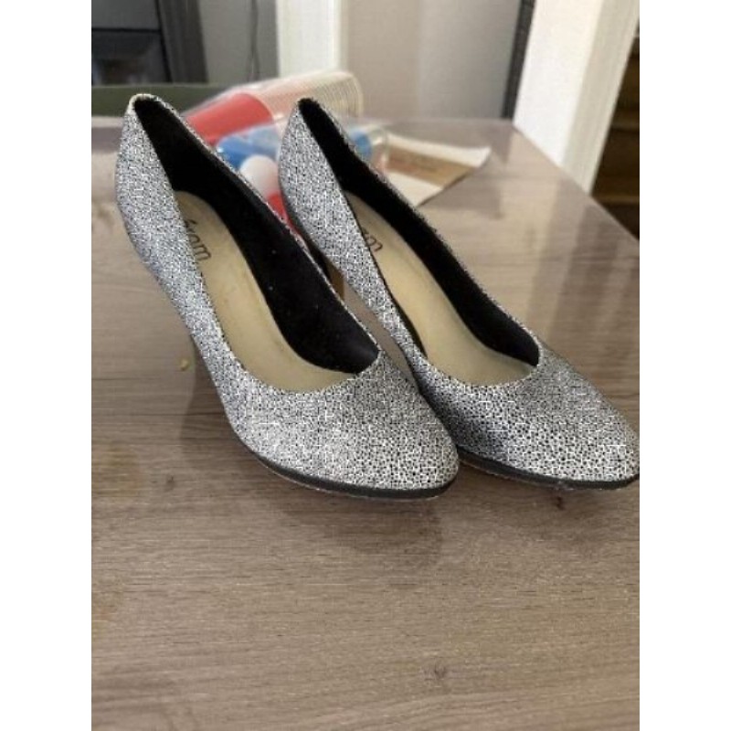 Escarpins  TAILLE 39